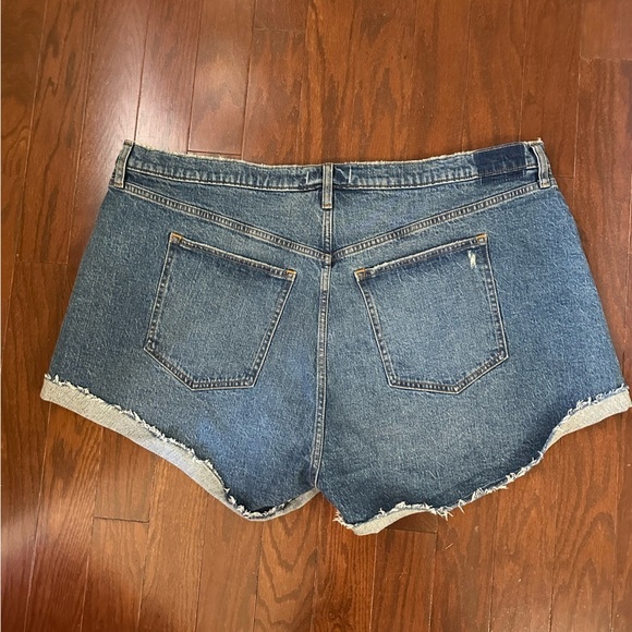 Abercrombie High Rise Mom Shorts blue wash cuff size 22 NWT 36 - Picture 2 of 7